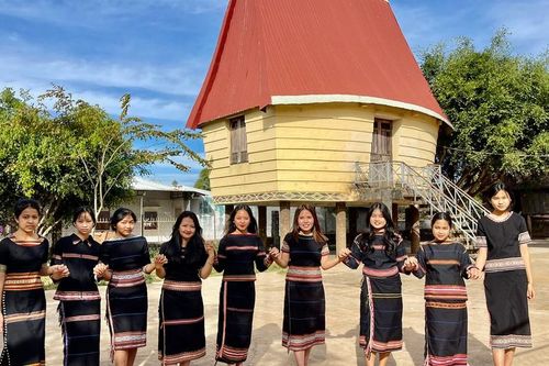 Ksor Hà dành tình yêu cho văn hóa truyền thống