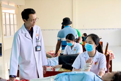 Ngành y tế Gia Lai nâng cao chất lượng khám chữa bệnh, chủ động phòng chống dịch