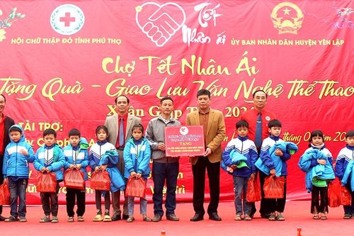 Chương trình chợ 'Tết Nhân ái' Xuân Giáp Thìn năm 2024