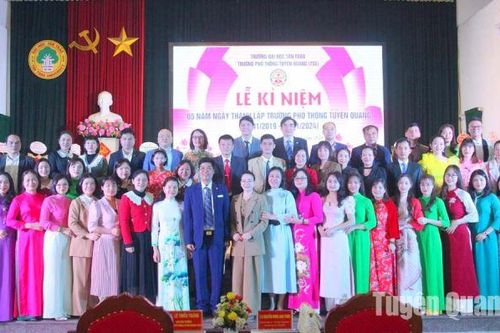 Kỷ niệm 5 năm Ngày thành lập Trường Phổ thông Tuyên Quang