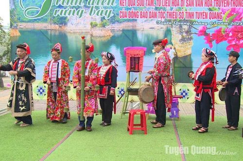 Trình diễn, trưng bày kết quả sưu tầm, tư liệu hóa di sản văn hóa truyền thống