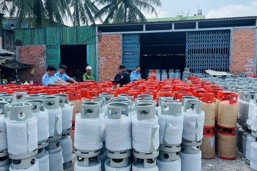 An Giang: Phát hiện nhiều bình gas mang nhiều nhãn hiệu, không có hóa đơn, chứng từ