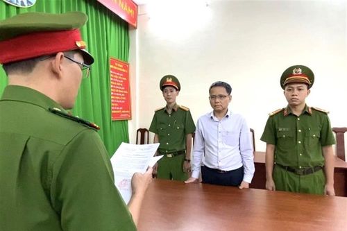 Bắt Cục phó Cục Đăng Kiểm Việt Nam