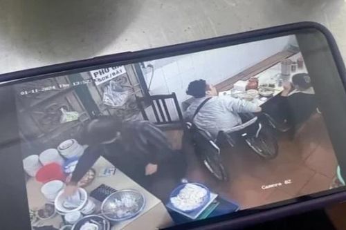 Vấn đề pháp lý xoay quanh vụ Tiktoker tố bị quán phở đuổi vì ngồi xe lăn