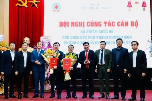 Bệnh viện Hữu Nghị có thêm 2 phó giám đốc