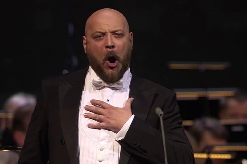 Danh ca baritone hàng đầu thế giới trình diễn tại nhà hát Hồ Gươm
