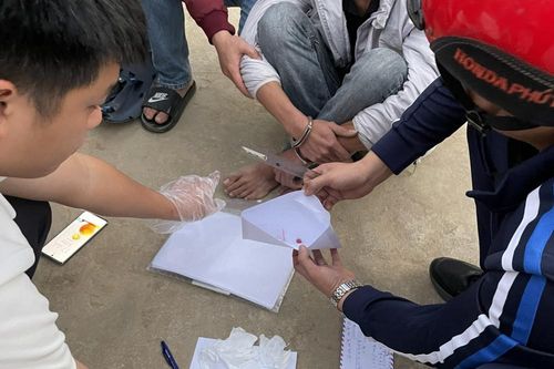 Bắt giữ 'trùm' bán lẻ ma túy cho các 'con nghiện'