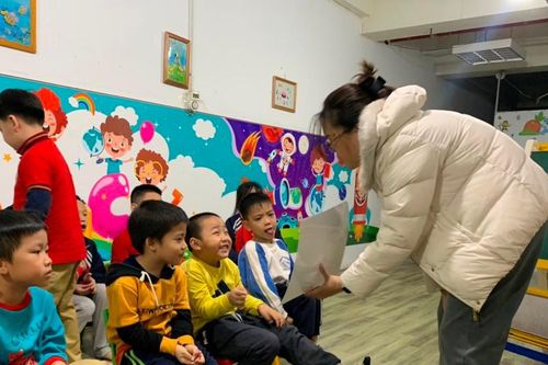 Trẻ mẫu giáo làm quen với Tiếng Anh: Ứng dụng công nghệ để nâng chất lượng