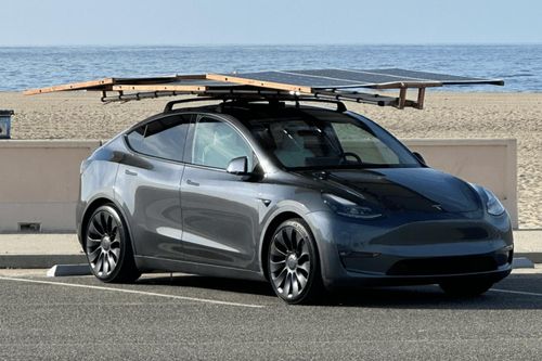Dàn pin quang năng trị giá 4.000 USD trên Tesla Model Y