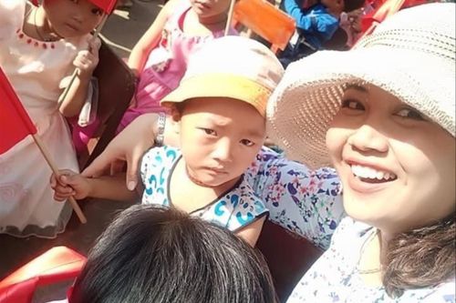 Lo tiền thưởng Tết cho giáo viên