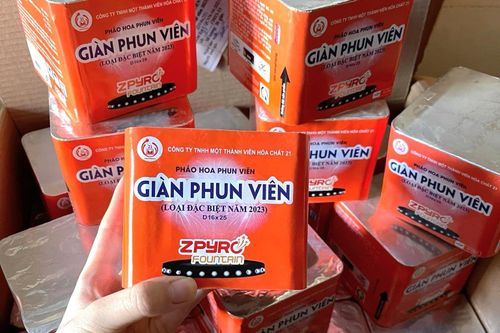 Pháo hoa Z121 hết thời 'hét giá' gấp 2-3 lần