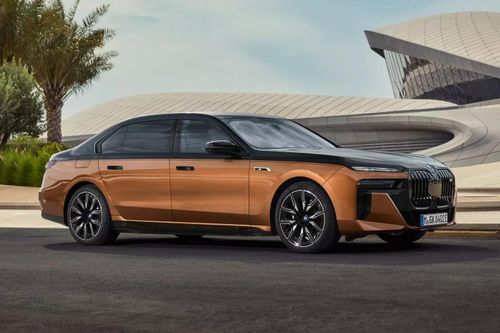 Lãnh đạo BMW nói xe động cơ đốt trong sẽ tiếp tục giảm