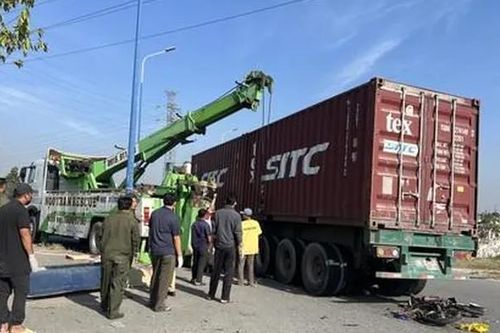 Bình Dương: Xe container cán tử vong hai công nhân