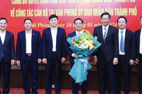 Bổ nhiệm Giám đốc Sở KHĐT, Giám đốc Sở Tư pháp, Chánh Văn phòng UBND thành phố