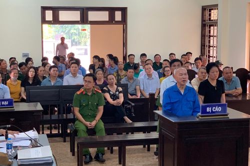 Truy tố cán bộ xã vì tội lạm quyền trong khi thi hành công vụ