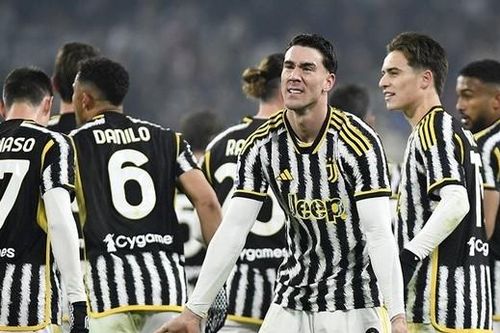 Serie A: Hình ảnh Dusan Vlahovic tỏa sáng ghi bàn, Juventus thắng đậm trước Sassuolo
