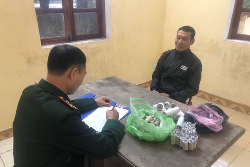 Tuyên truyền, vận động người dân khu vực biên giới biển giao nộp pháo nổ, súng tự chế