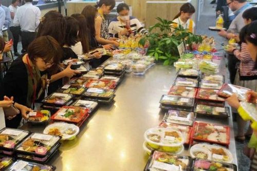 Nhiều lao động ở Nhật chọn bữa trưa siêu rẻ khi giá thực phẩm tiếp tục đắt đỏ