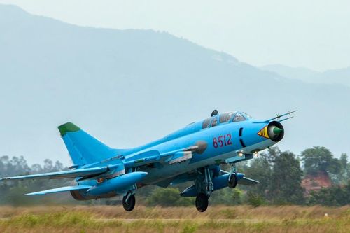 Bản lĩnh trong xử trí bất trắc trên không của phi công Đỗ Tiến Đức