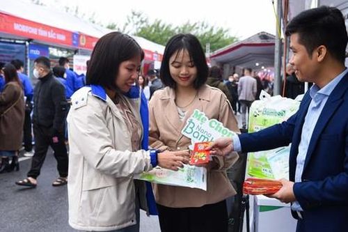 Những chuyến xe miễn phí đưa lao động về quê