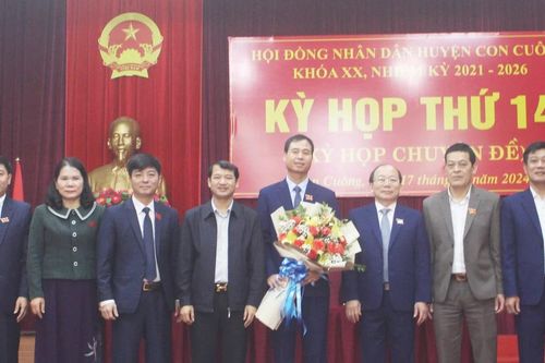 Con Cuông bầu bổ sung chức danh Chủ tịch Hội đồng nhân dân huyện
