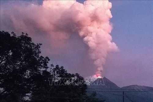 Núi lửa Lewotobi của Indonesia phun trào liên tiếp