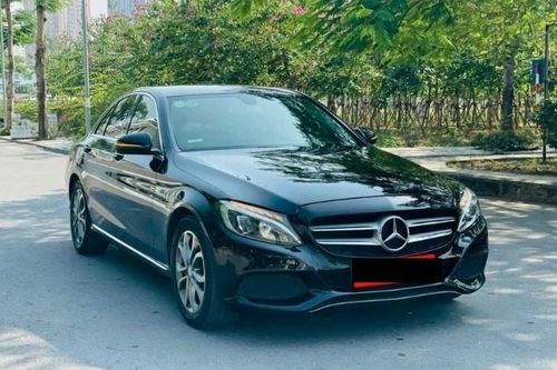 Lăn bánh gần một thập kỷ, Mercedes-Benz C 200 cũ chấp nhận bán 'lỗ' tới hơn 1 tỷ đồng