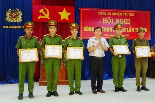 Công an Tri Tôn tổng kết công tác năm 2023