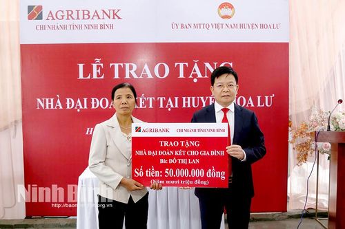 Khánh thành và bàn giao nhà Đại đoàn kết tại huyện Hoa Lư