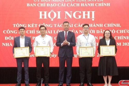 Đẩy mạnh cải cách hành chính hướng tới sự hài lòng của người dân, tổ chức