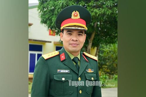 Chỉ huy gương mẫu