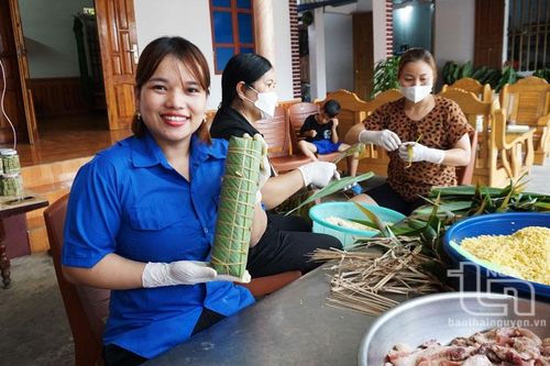 Cô gái 9x phát triển thành công thương hiệu bánh chưng lá riềng