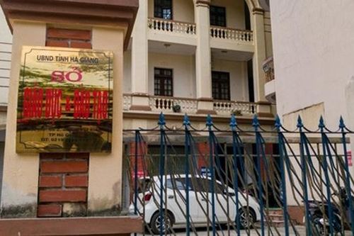 Bắt tạm giam Giám đốc Sở Giáo dục và Đào tạo Hà Giang