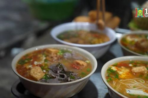Gánh hàng ăn đêm, gợi nhắc về Hà Nội xưa
