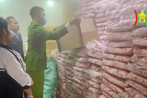 Công an Hà Nội bắt giữ lượng lớn thực phẩm bẩn