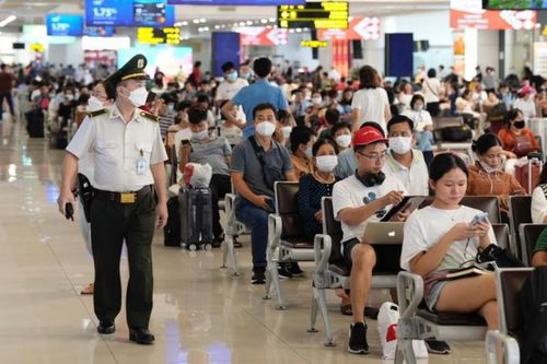 Hàng không, đường sắt tăng chuyến, vé xe khách khan hiếm dịp cao điểm Tết Nguyên đán 2024
