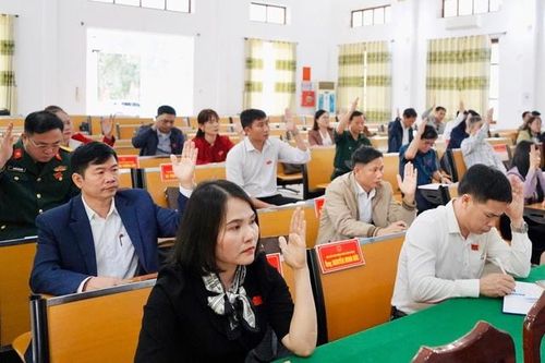 Tín nhiệm thấp không xin từ chức, một phó chủ tịch huyện ở Nghệ An bị miễn nhiệm