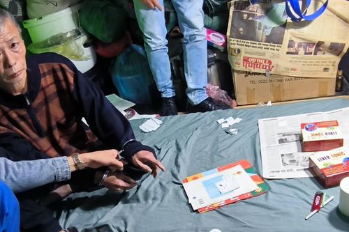Phi vụ giao dịch chớp nhoáng tại nghĩa trang Xa La