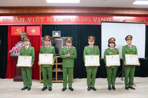 Tấn công mạnh tội phạm và tệ nạn ma túy