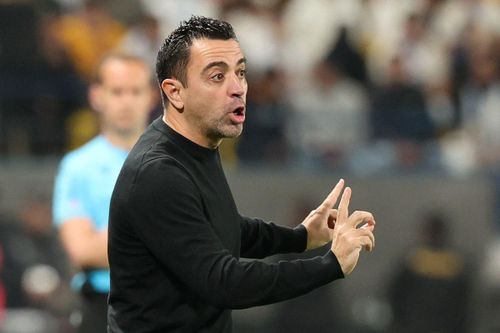 Xavi: 'Cầu thủ mà quay lưng thì tôi đi'