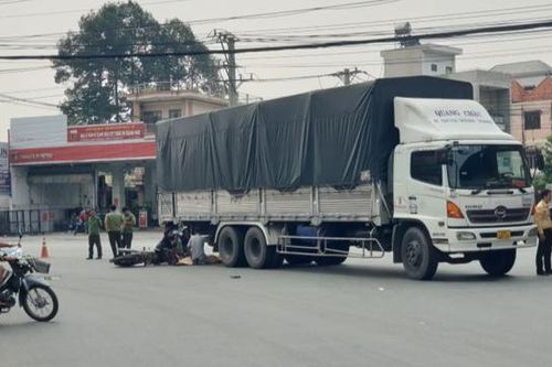 Tai nạn giao thông mới nhất18/1/2024: Va chạm xe tải, bé trai 8 tuổi tử vong