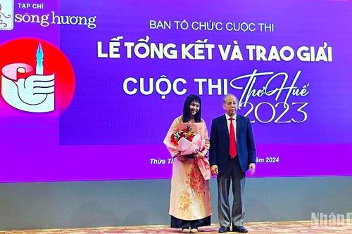 Trao giải Cuộc thi 'Thơ Huế 2023' và phát động Cuộc thi 'Truyện ngắn Sông Hương 2024'