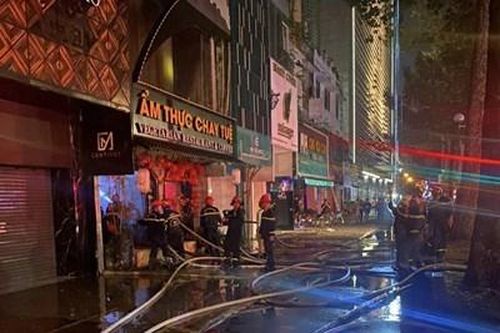 Cháy nhà hàng tại trung tâm TP Hồ Chí Minh