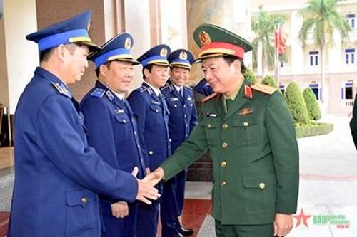 Thượng tướng Trịnh Văn Quyết kiểm tra, chúc Tết tại Bộ tư lệnh Vùng Cảnh sát biển 1