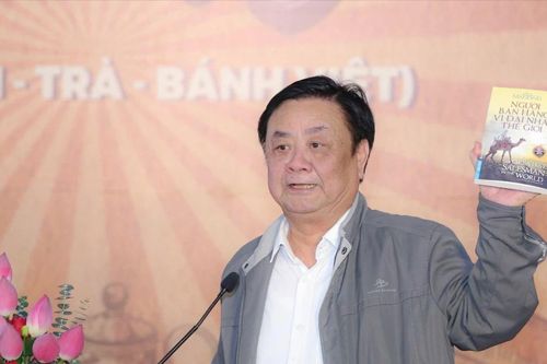 Đọc sách cùng Bộ trưởng Bộ NN-PTNT Lê Minh Hoan