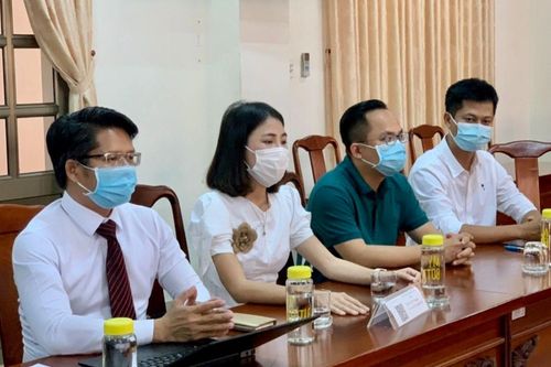 Sáng tạo nội dung trên mạng xã hội: Bất chấp để nổi tiếng
