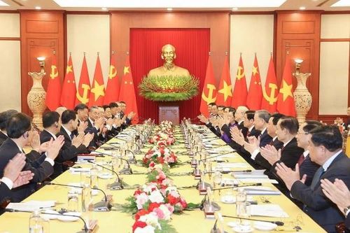 Điện mừng 74 năm ngày thiết lập quan hệ ngoại giao giữa Việt Nam và Trung Quốc