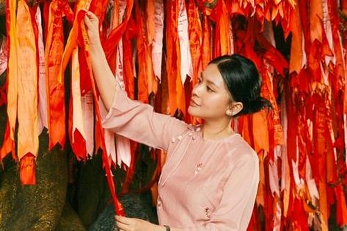 Cây ước nguyện 300 năm tại TPHCM hút giới trẻ đến check-in đầu năm mới