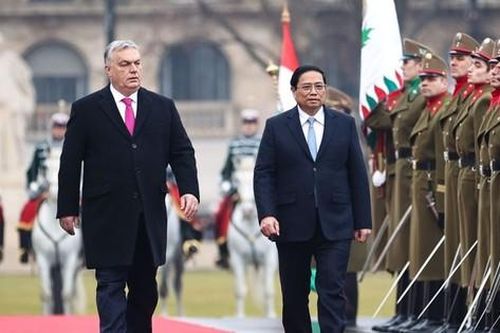 Trang trọng lễ đón Thủ tướng Phạm Minh Chính thăm chính thức Hungary
