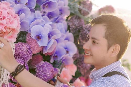 Đám cưới 'phủ kín' bằng hàng tấn hoa tươi nhập khẩu, giá trị tới nhiều tỷ đồng